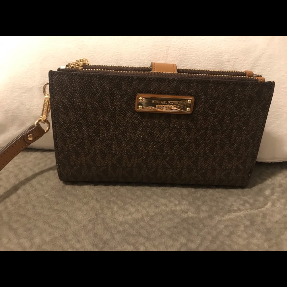 Michael Kors Double Zip Leather Wristlet - Brown